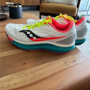 Saucony Endorphin speed mutant size 11 like new